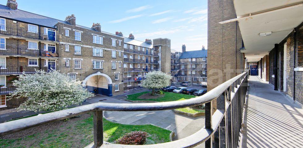 			LET , 2 Bedroom, 1 bath, 1 reception Apartment			 Pilton Place, Elephant and Castle
